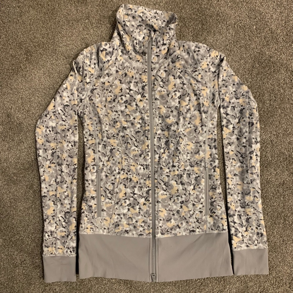 Lululemon jacket - Picture 1 of 4